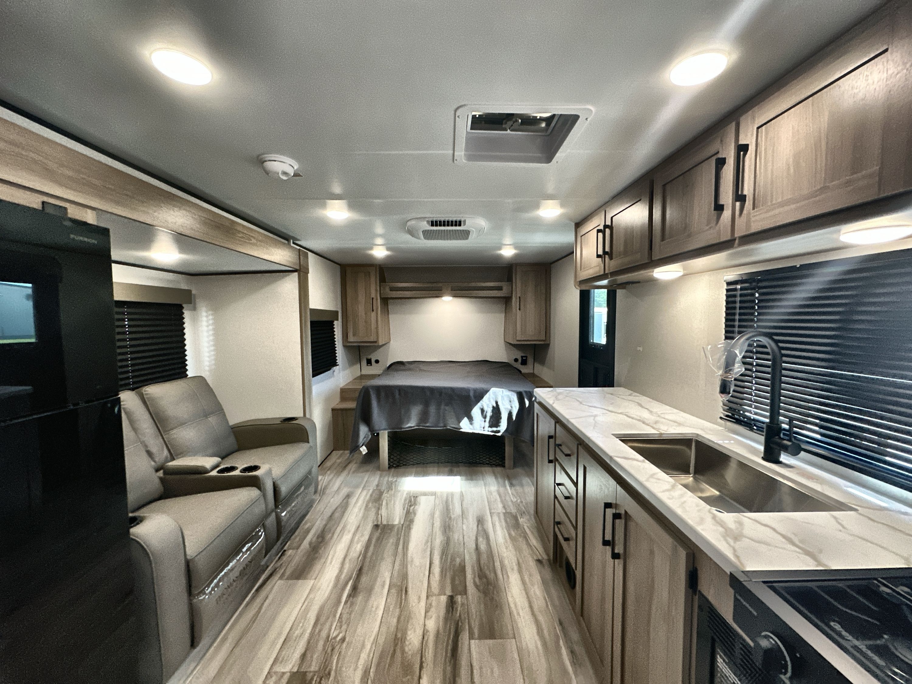 2027 Keystone COLEMAN LIGHT 18RX in houghton lake MI