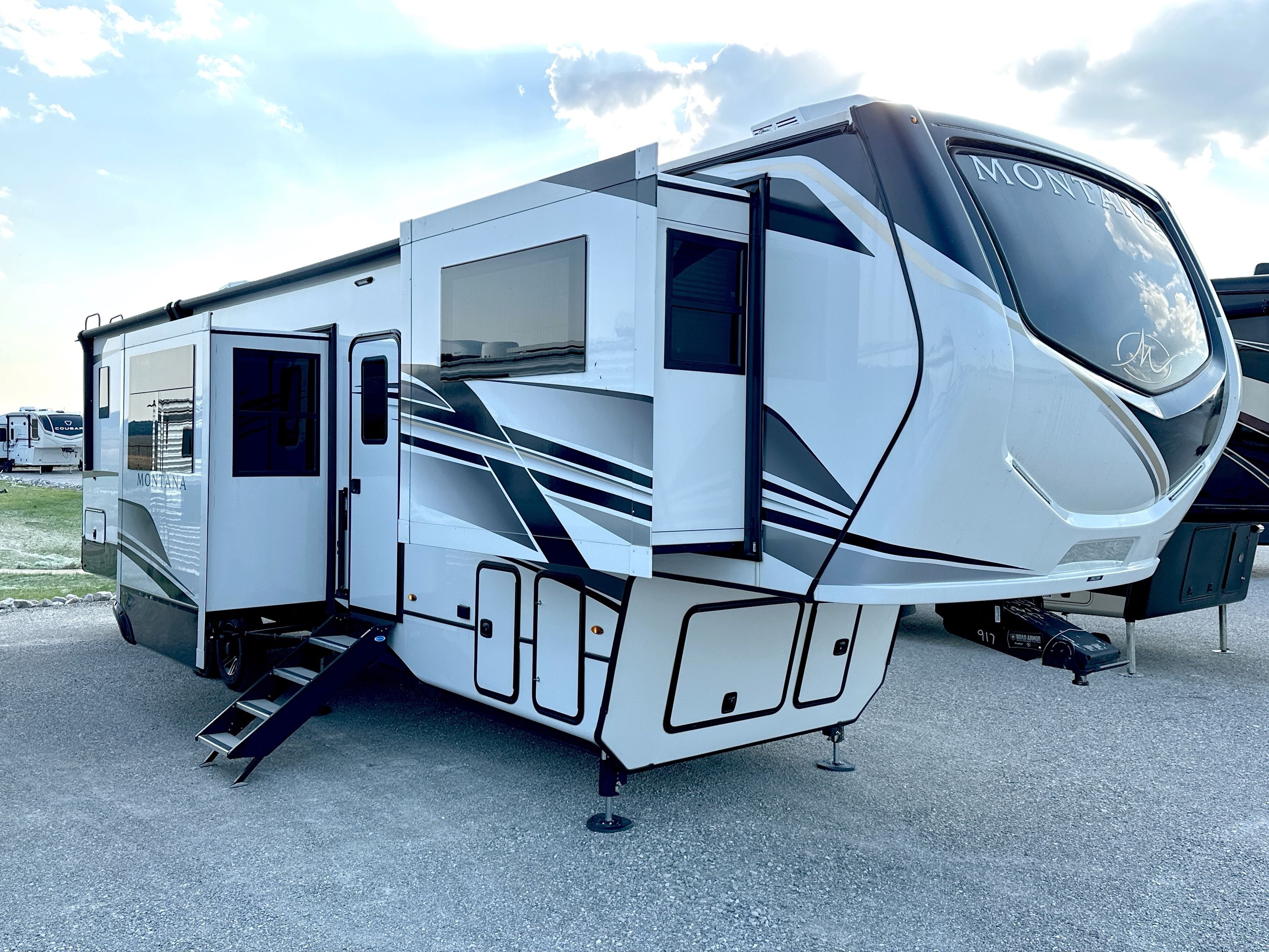 2025 Keystone MONTANA 3761FL RV