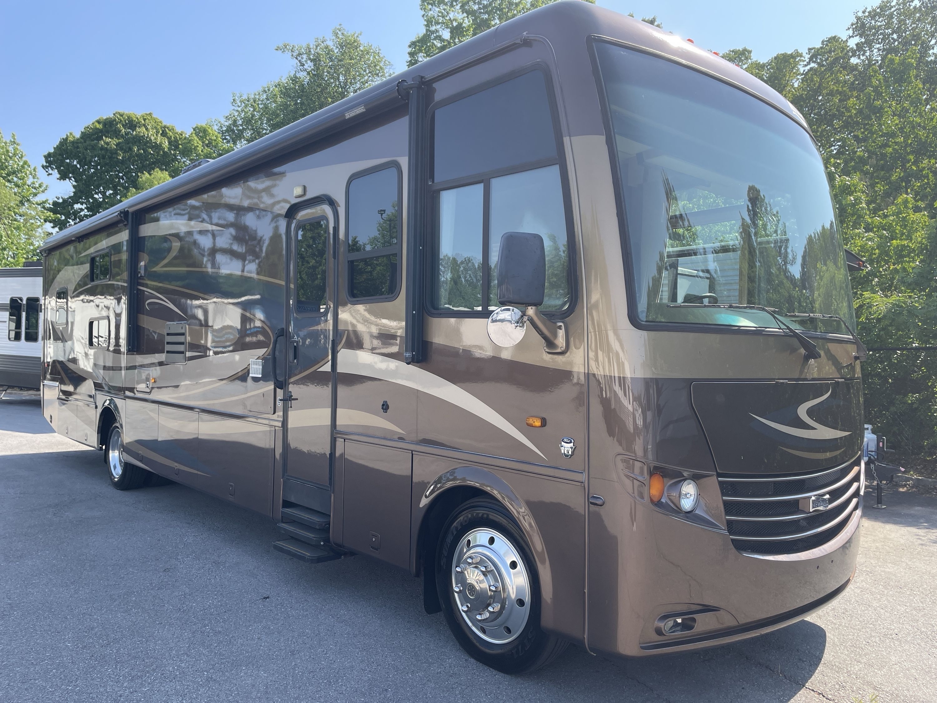 2013 Newmar CANYON STAR 3810 in buford GA