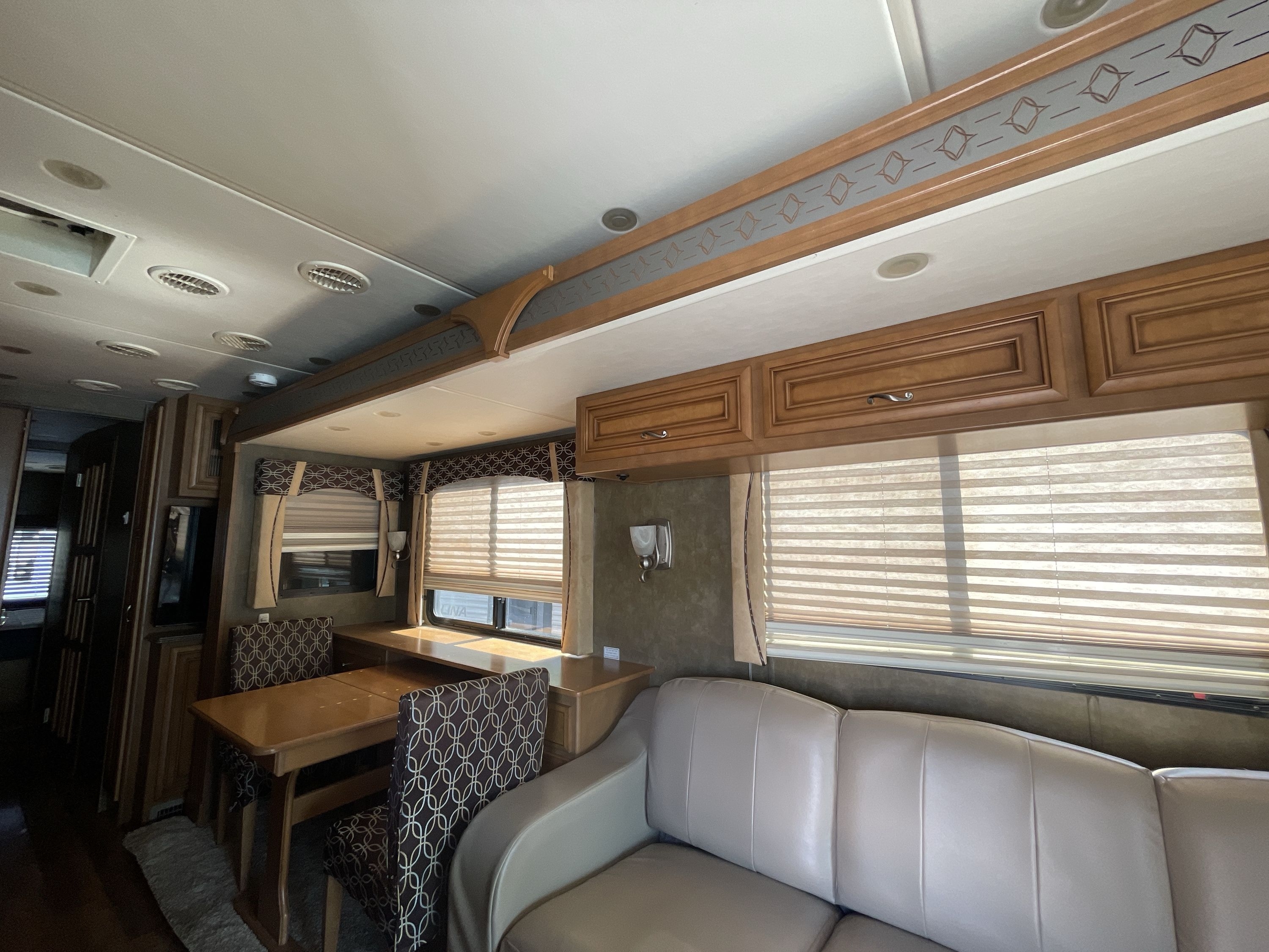 2013 Newmar CANYON STAR 3810 in buford GA
