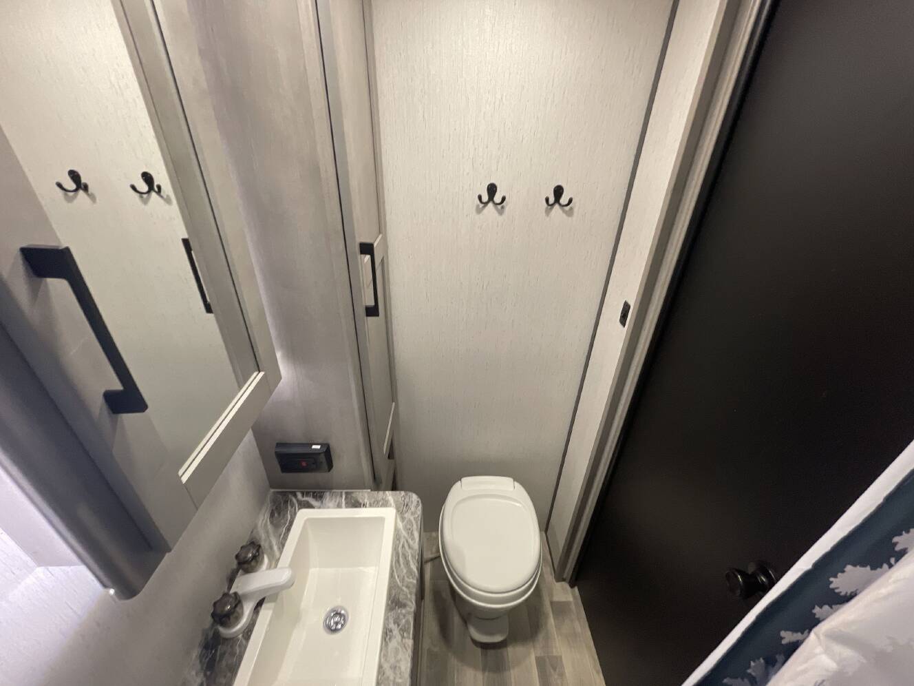A photo of this 2022 Dutchmen KODIAK ULTRA LITE 283BHSL