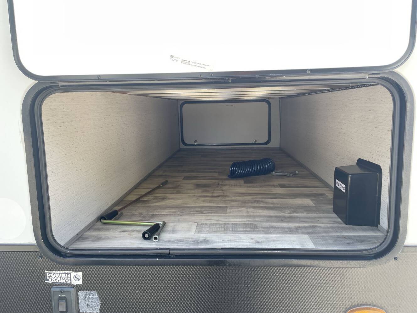 A photo of this 2022 Dutchmen KODIAK ULTRA LITE 283BHSL