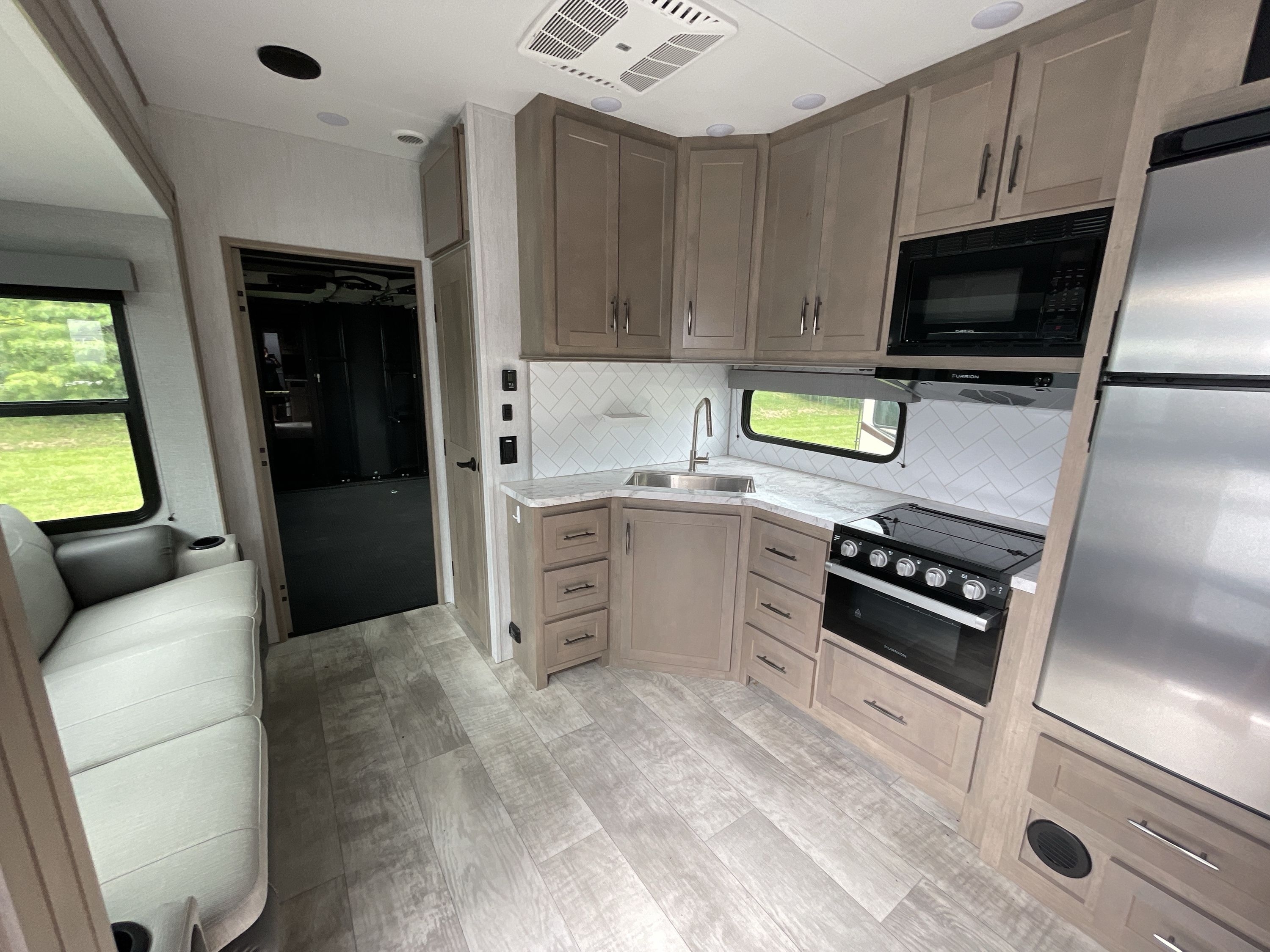 2023 Grand Design MOMENTUM G CLASS 31G in west coxsackie NY
