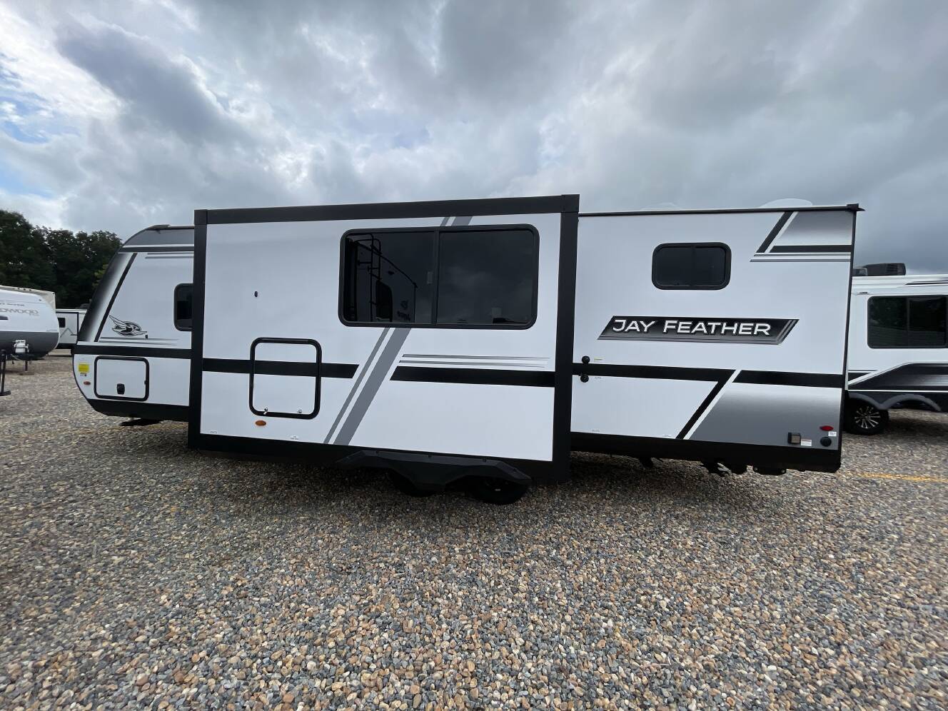 A photo of this 2027 Jayco JAY FEATHER 25BH