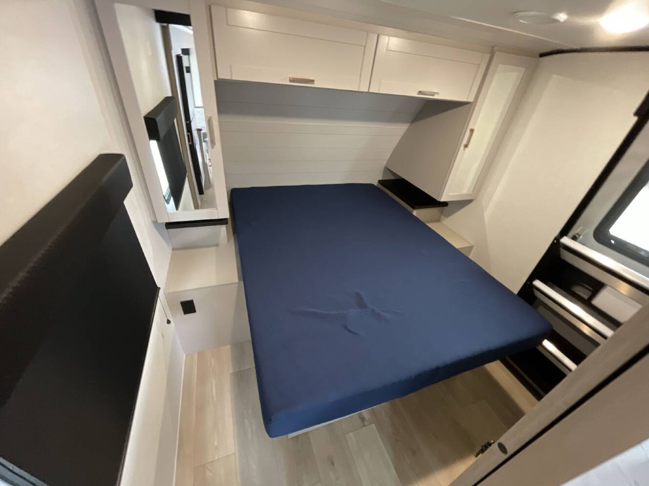 A photo of this 2027 Jayco JAY FEATHER 25BH