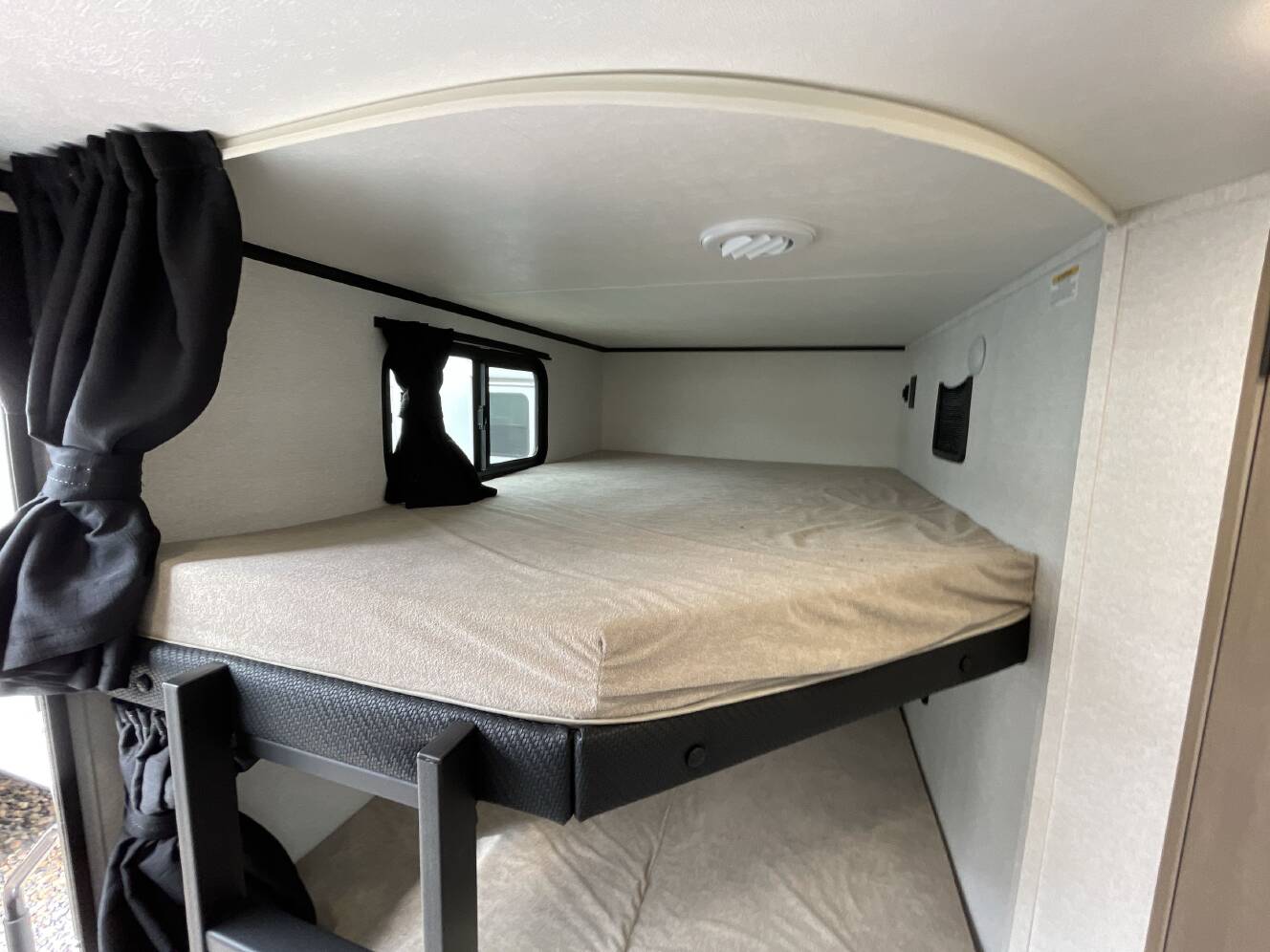 A photo of this 2027 Jayco JAY FEATHER 25BH