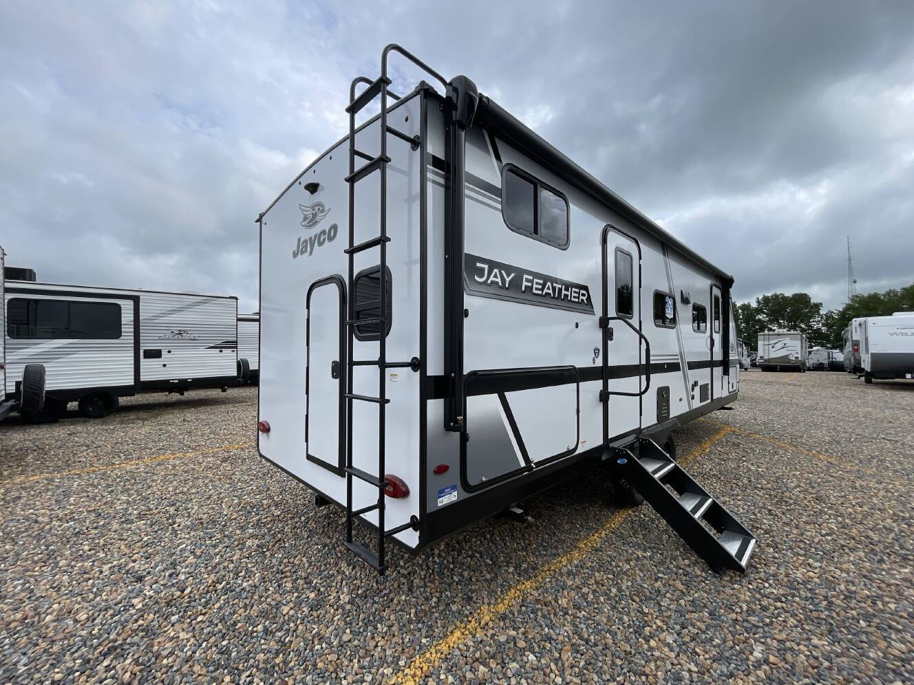 A photo of this 2027 Jayco JAY FEATHER 25BH