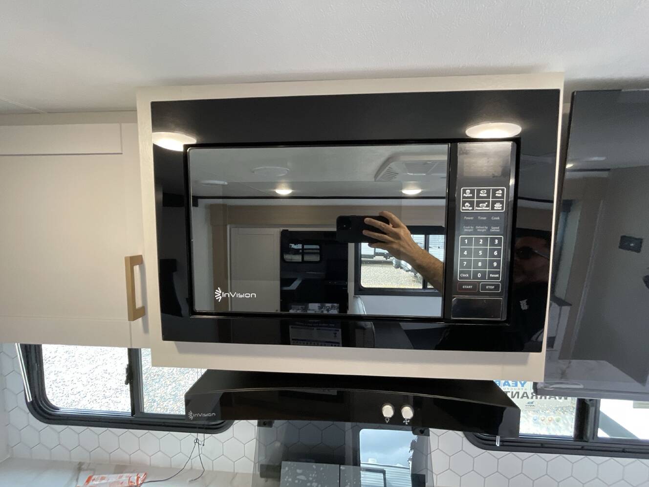 A photo of this 2027 Jayco JAY FEATHER 25BH