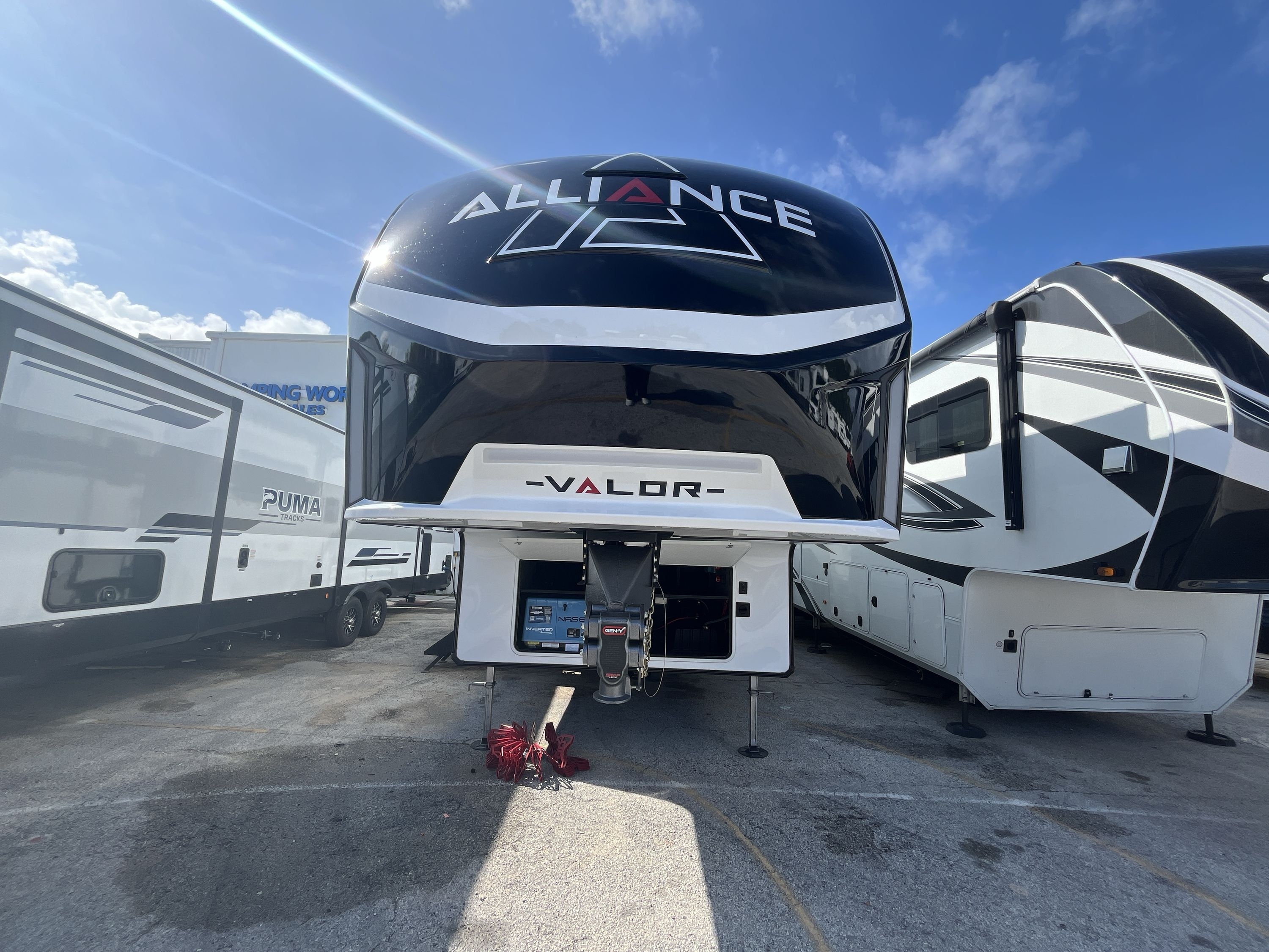 2026 Alliance VALOR 32A10 Fifth Wheel Toy Hauler RV