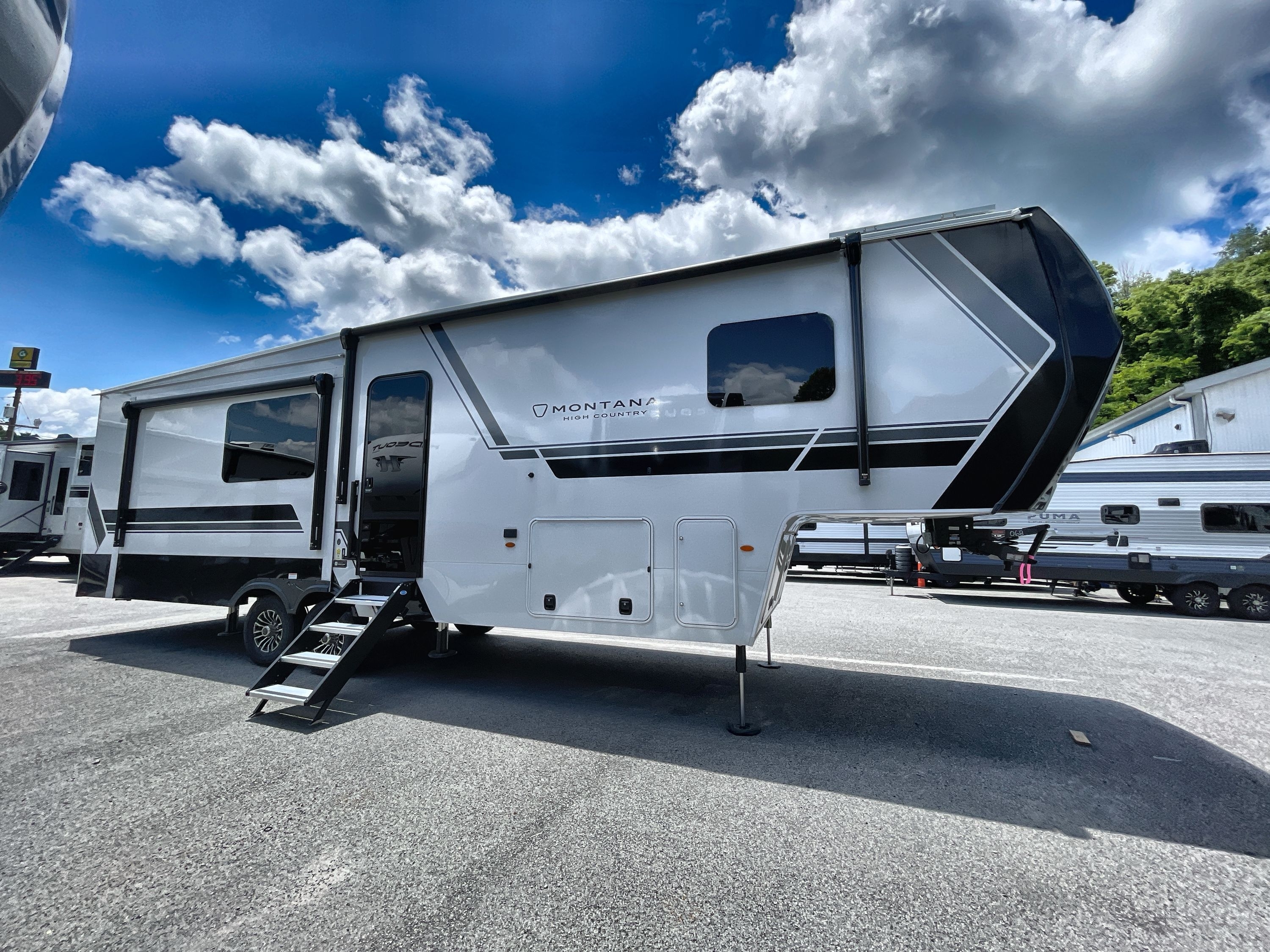 2026 Keystone MONTANA HIGH COUNTRY 300RK in fairmont WV