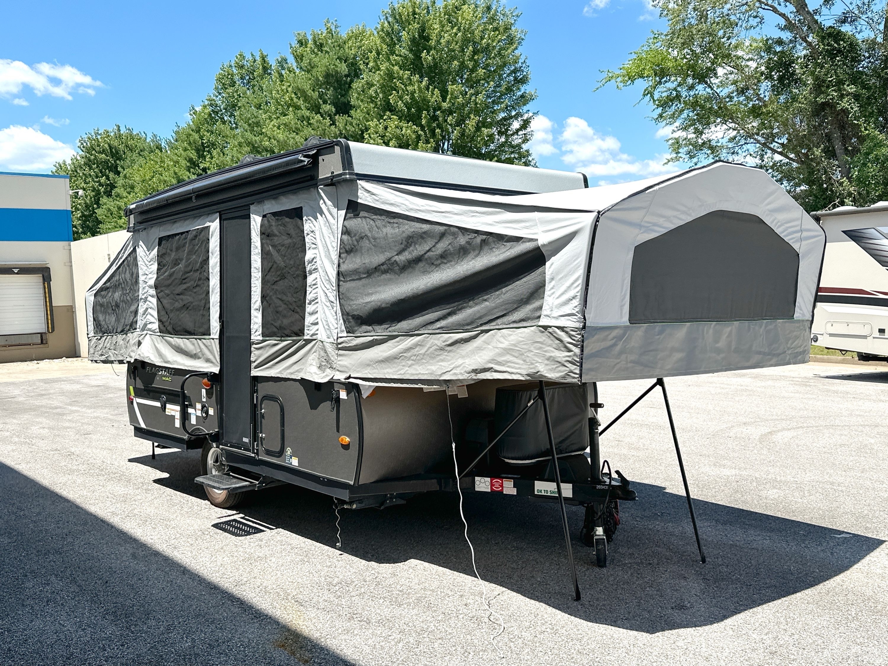 2023 Forest River FLAGSTAFF MAC/LTD 228D in bowling green KY