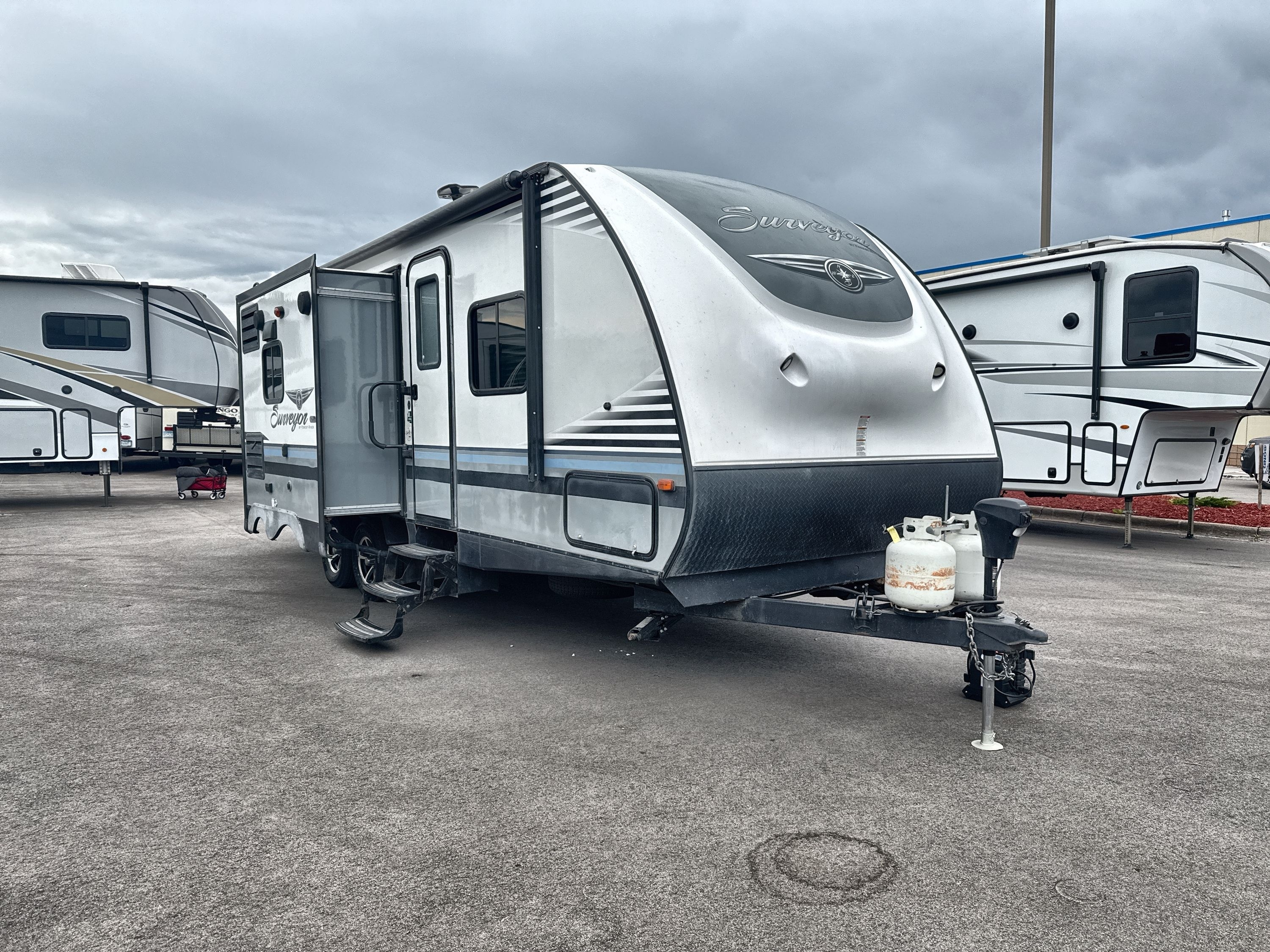2018 Forest River SURVEYOR 247BHDS in forest lake MN