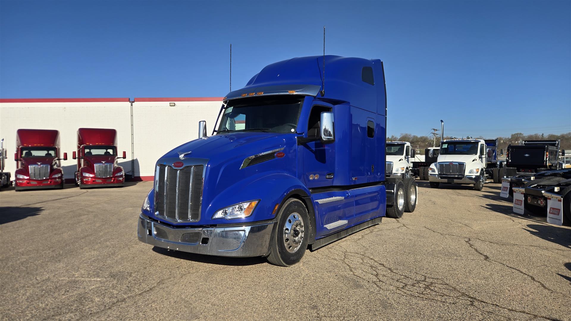 2027 PETERBILT 579 in South Saint Paul, MN
