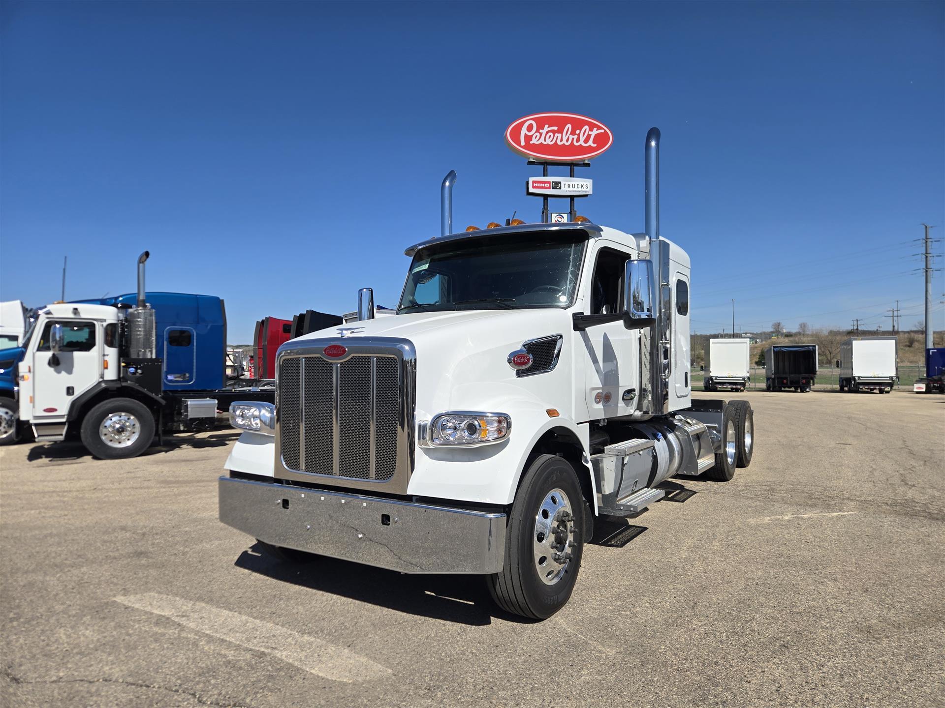 2027 PETERBILT 567 in South Saint Paul, MN
