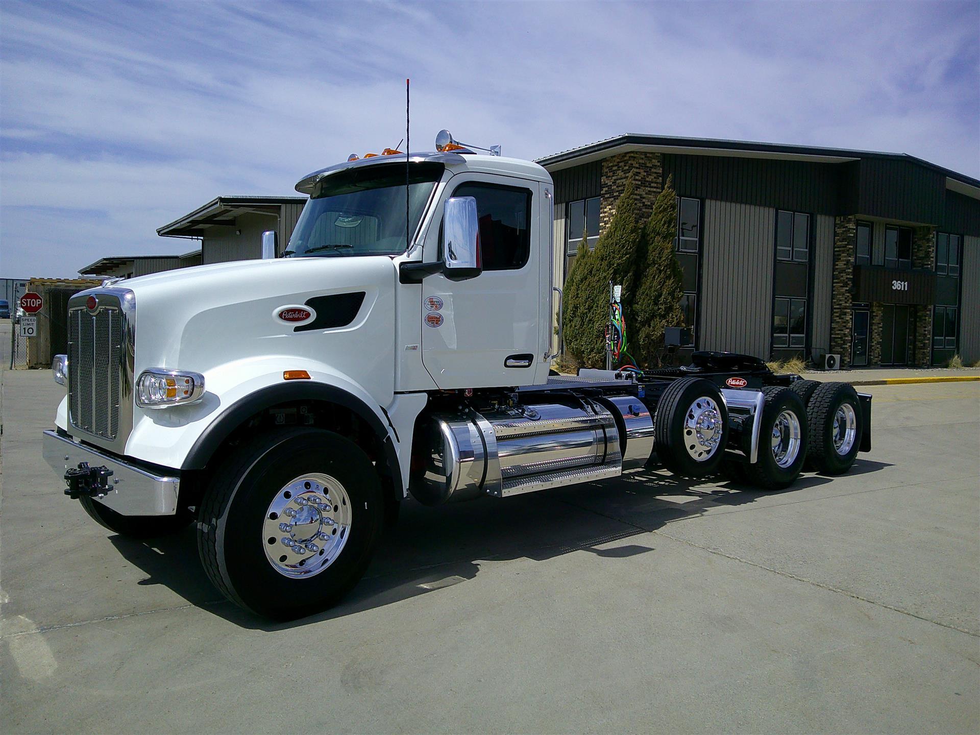 2027 PETERBILT 567 in Fargo, ND