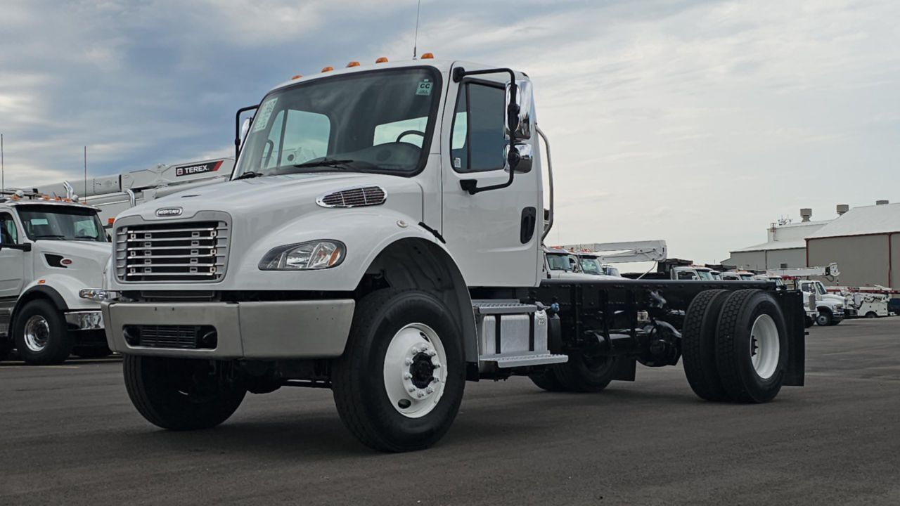 2020 FREIGHTLINER BUSINESS CLASS M2 106 in Cinnaminson, NJ
