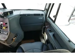 2002 FREIGHTLINER COLUMBIA