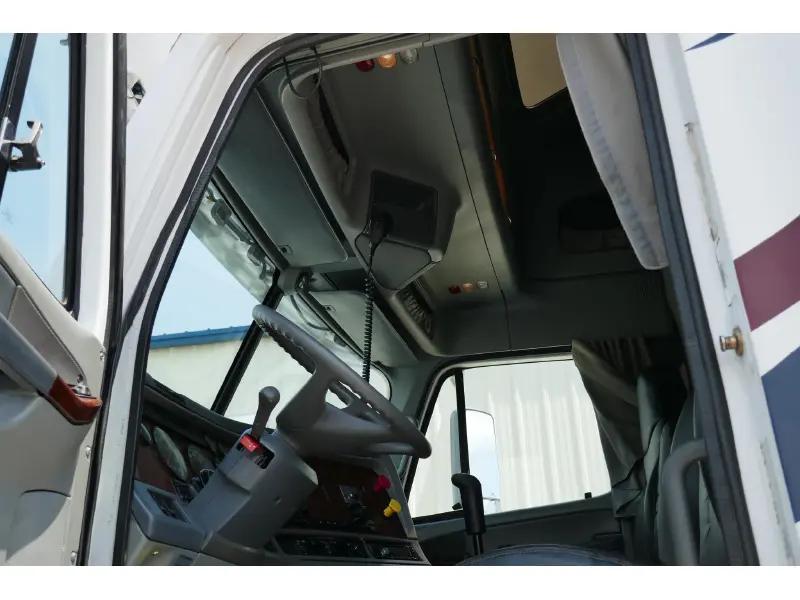 2002 FREIGHTLINER COLUMBIA