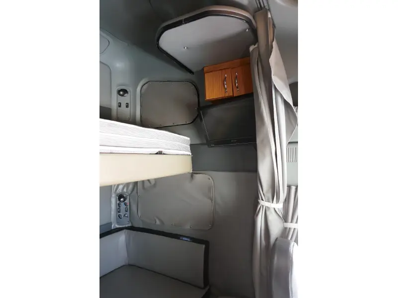2002 FREIGHTLINER COLUMBIA