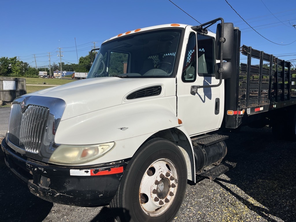 2005 INTERNATIONAL 4300 in Elkridge, MD