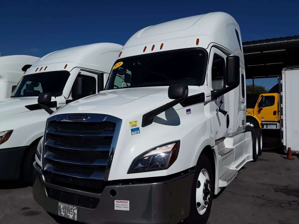 2020 FREIGHTLINER CASCADIA 126 in Montebello, CA