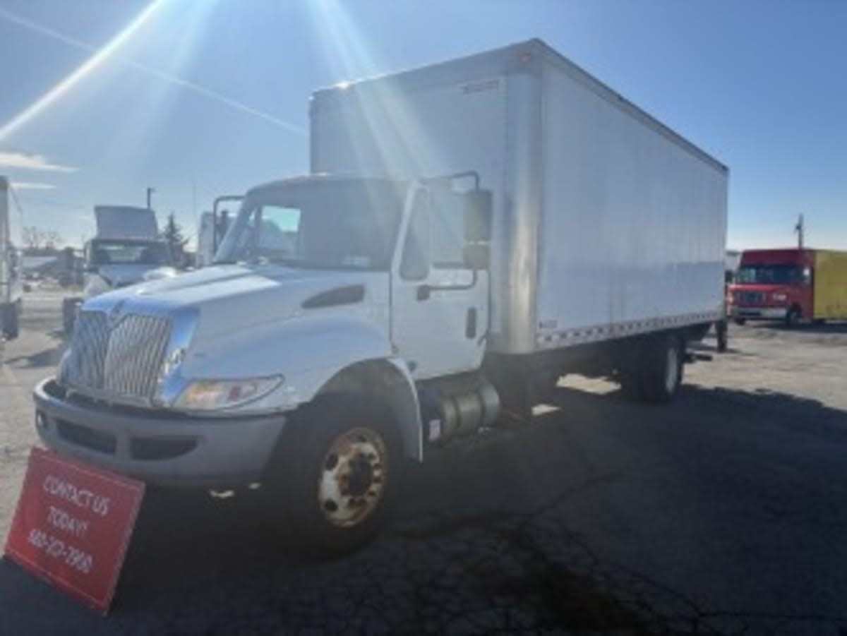 2017 INTERNATIONAL 4300 in Hampton, VA