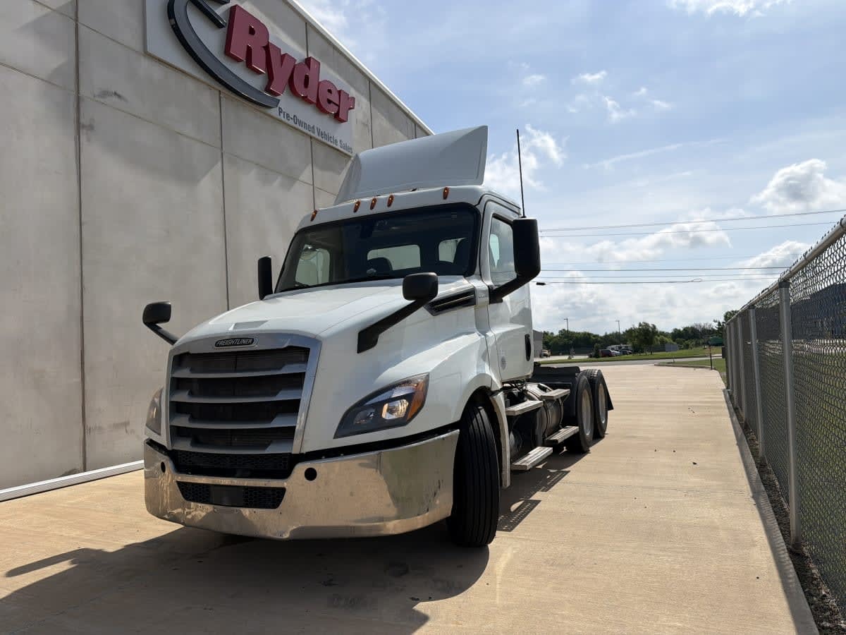 2019 FREIGHTLINER CASCADIA 126 in Oklahoma City, OK