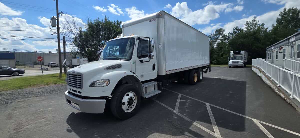 2017 FREIGHTLINER BUSINESS CLASS M2 106 in Bensalem, PA