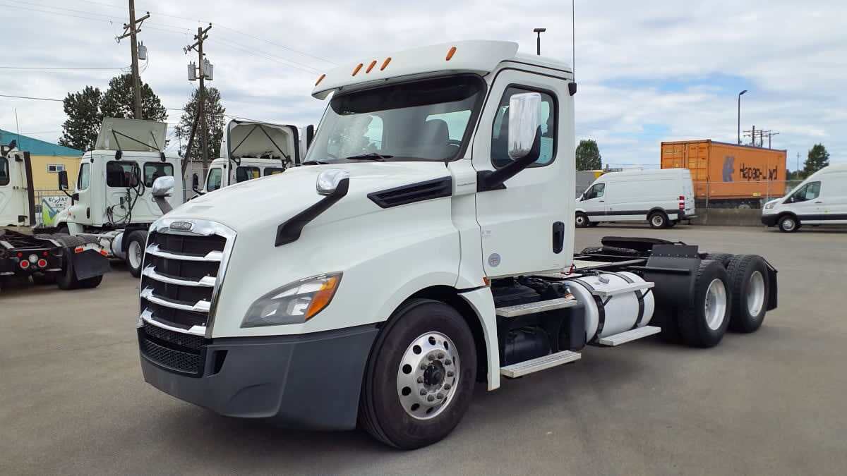 2019 FREIGHTLINER CASCADIA 126 in Tacoma, WA