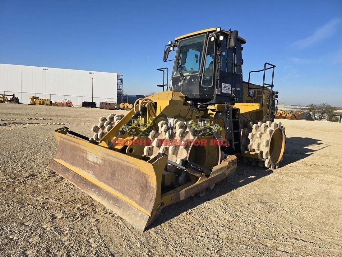 2023 CATERPILLAR 815 in Burleson, TX