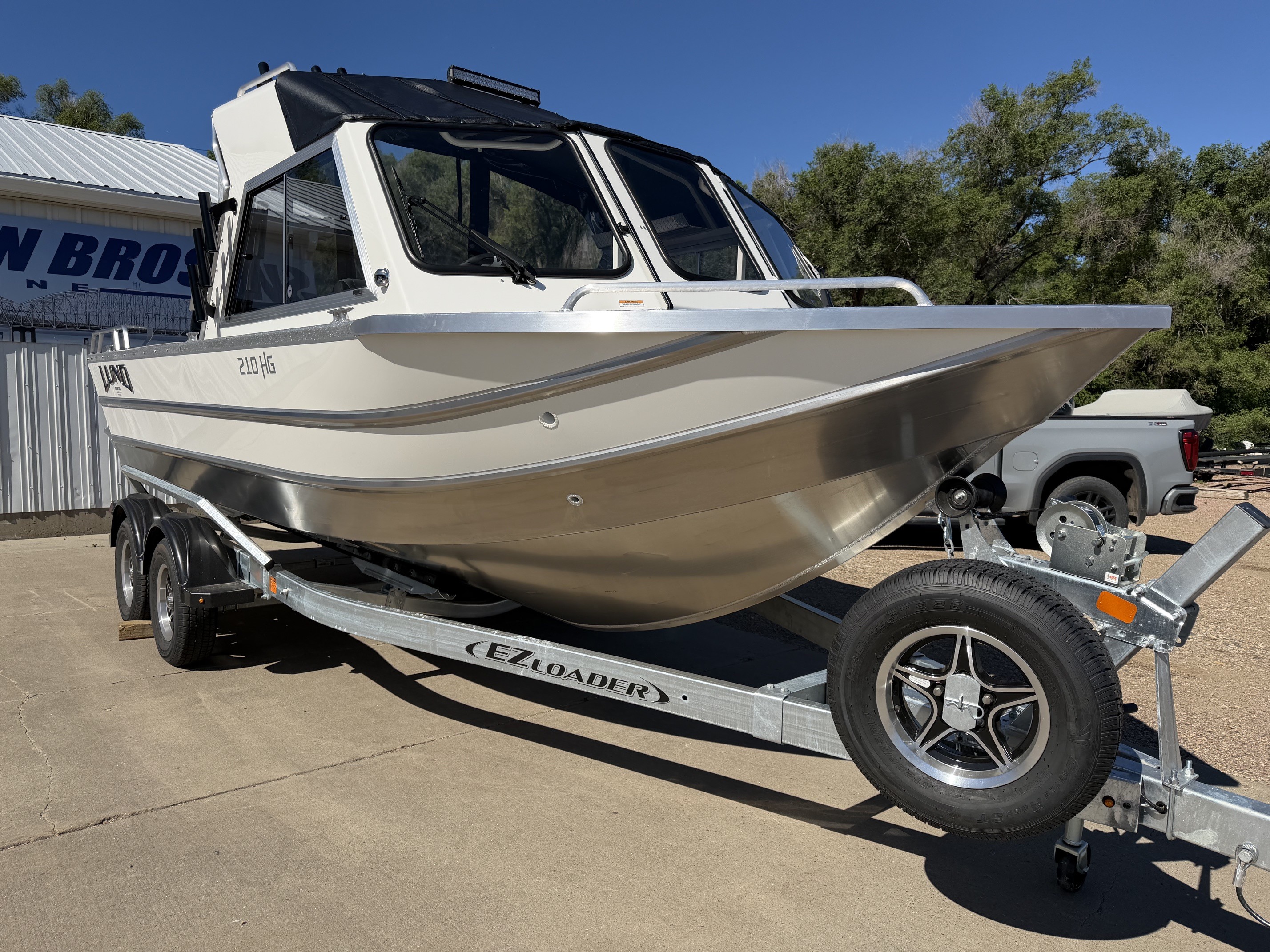 New 2026 Lund 210 Luxor For Sale in Chamberlain, SD - 5036365216