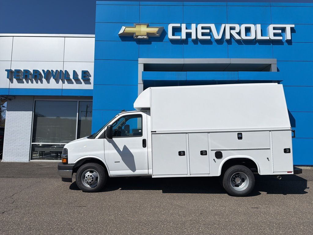 2026 CHEVROLET Express 3500 in Terryville, CT