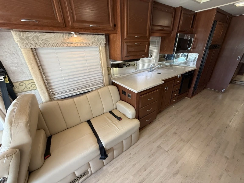 2008 FLEETWOOD EXPEDITION 38V