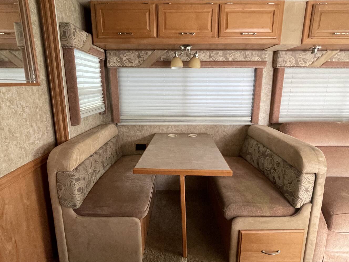 A photo of this 2006 Winnebago VOYAGE 33V