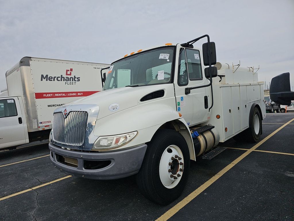 2016 INTERNATIONAL 4300 in Bensenville, IL