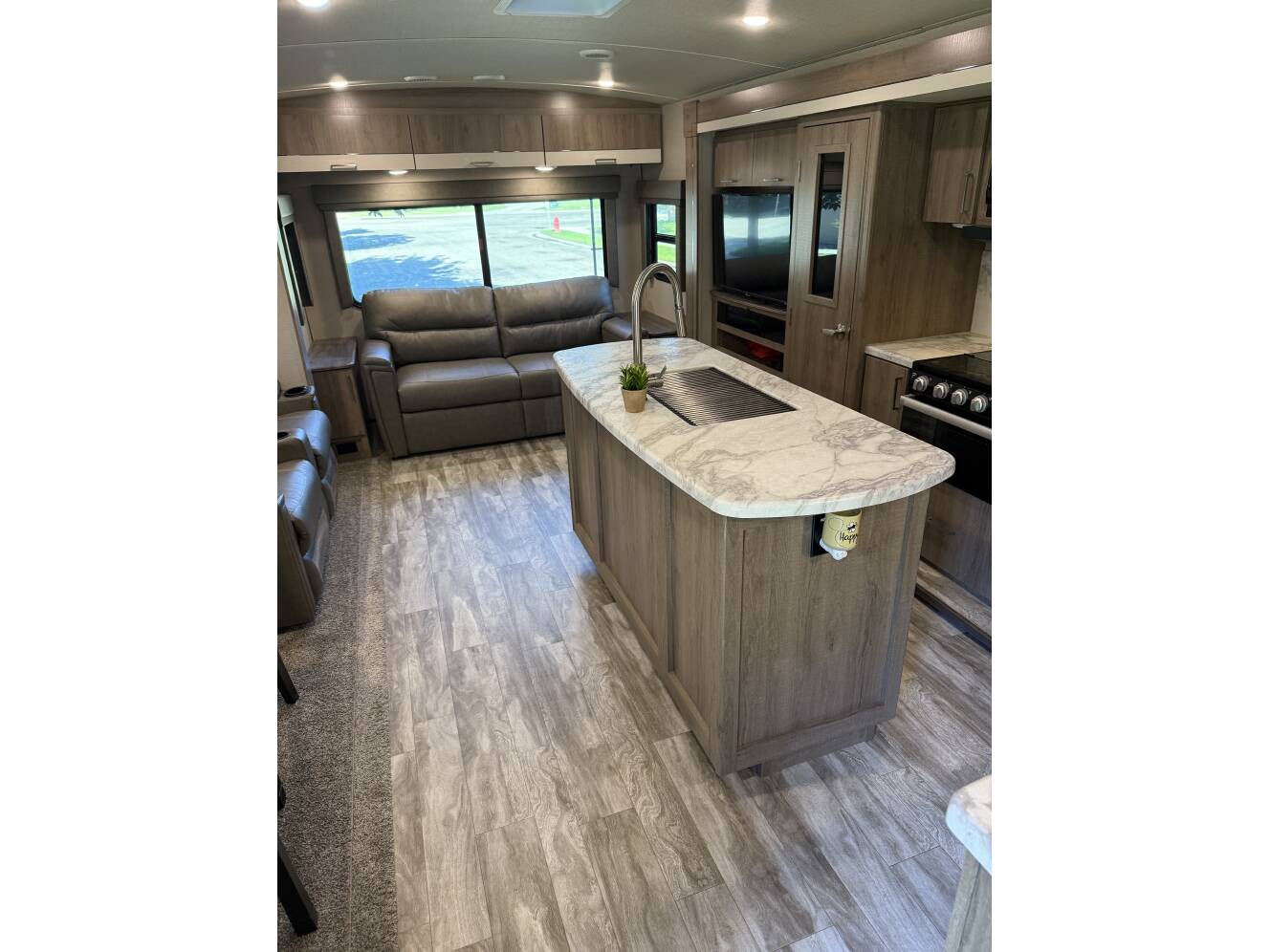 A photo of this 2022 Grand Design IMAGINE 2970RL