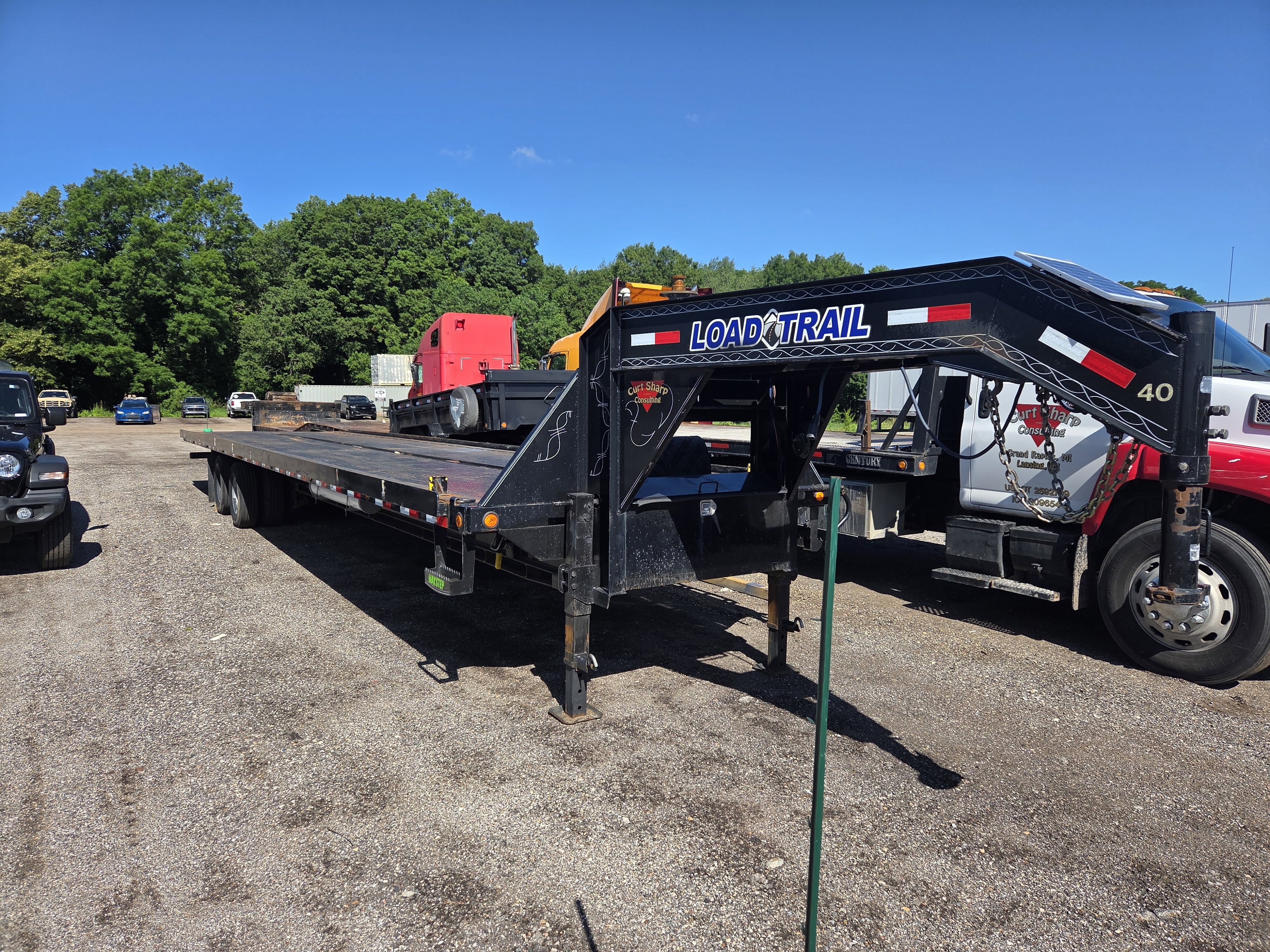 2022 LOAD TRAIL 102x40 Gooseneck Equipment Trailer in Grand Rapids, MI