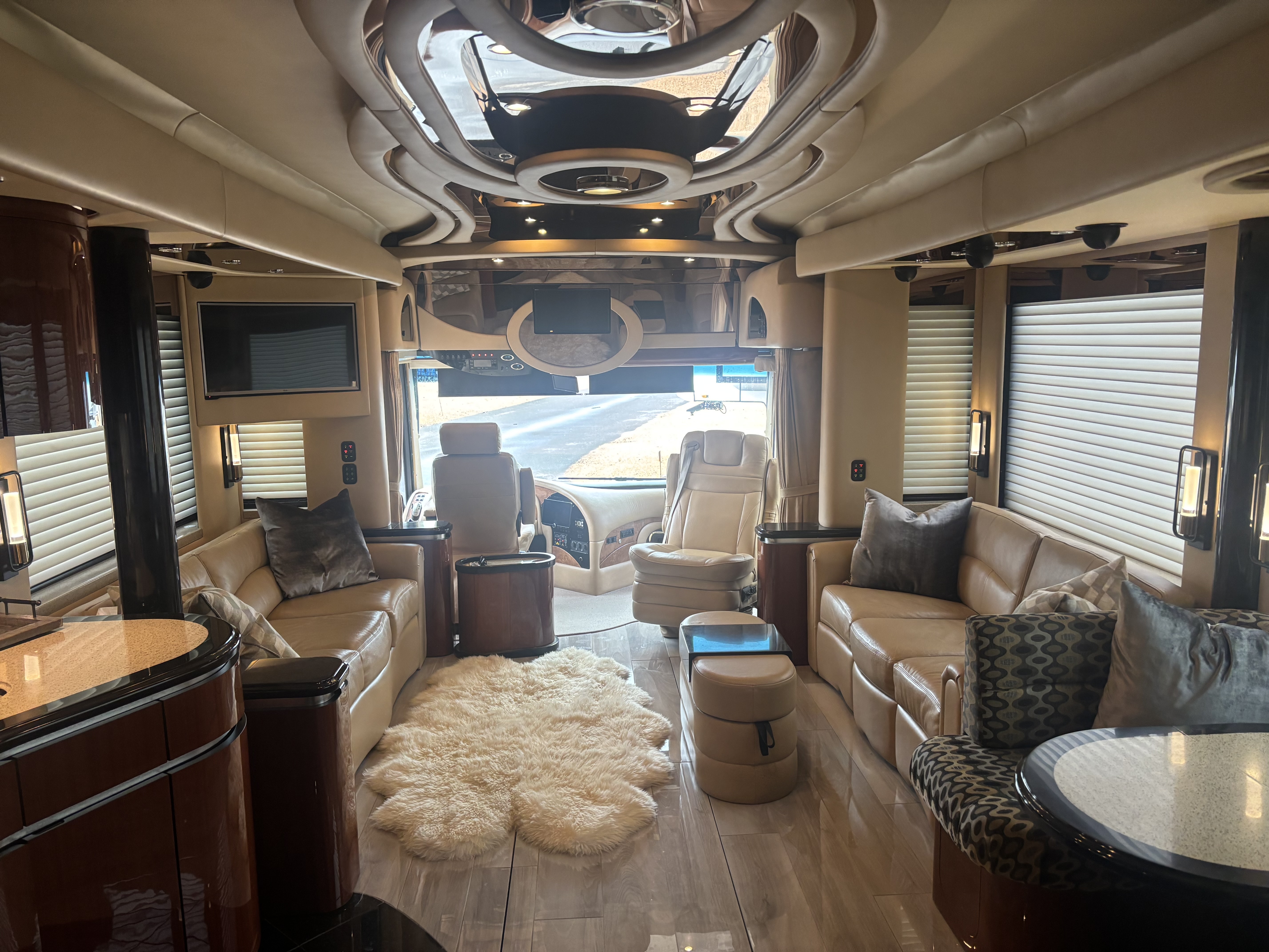 2009 Newell Coach P2000I in tucson AZ