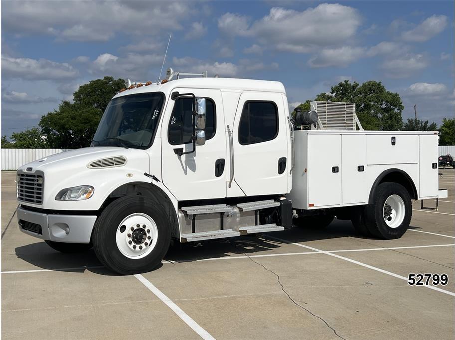 2019 FREIGHTLINER BUSINESS CLASS M2 106 in Grand Prairie, TX