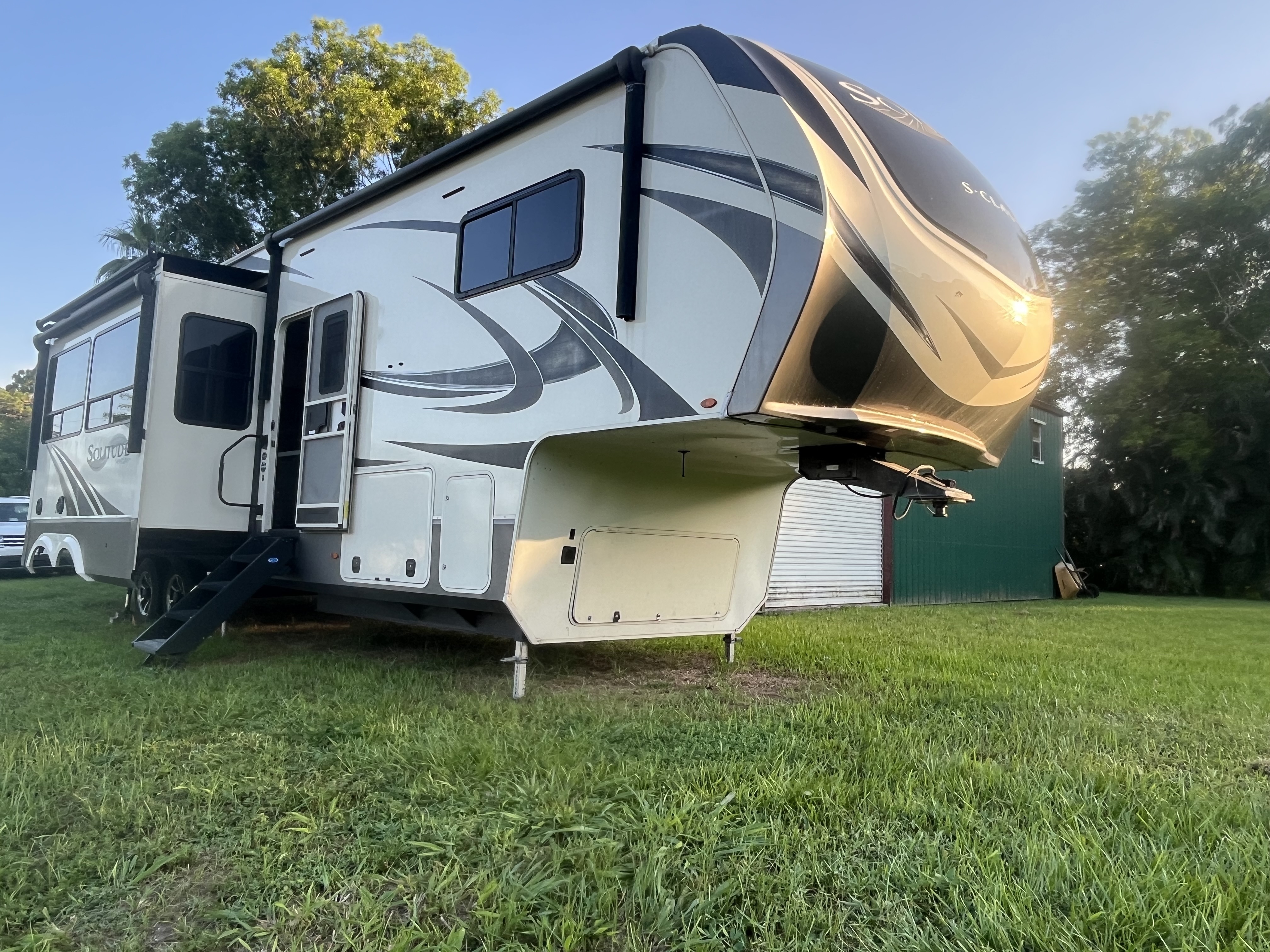 2021 Grand Design SOLITUDE S-CLASS 3740BH in stuart FL