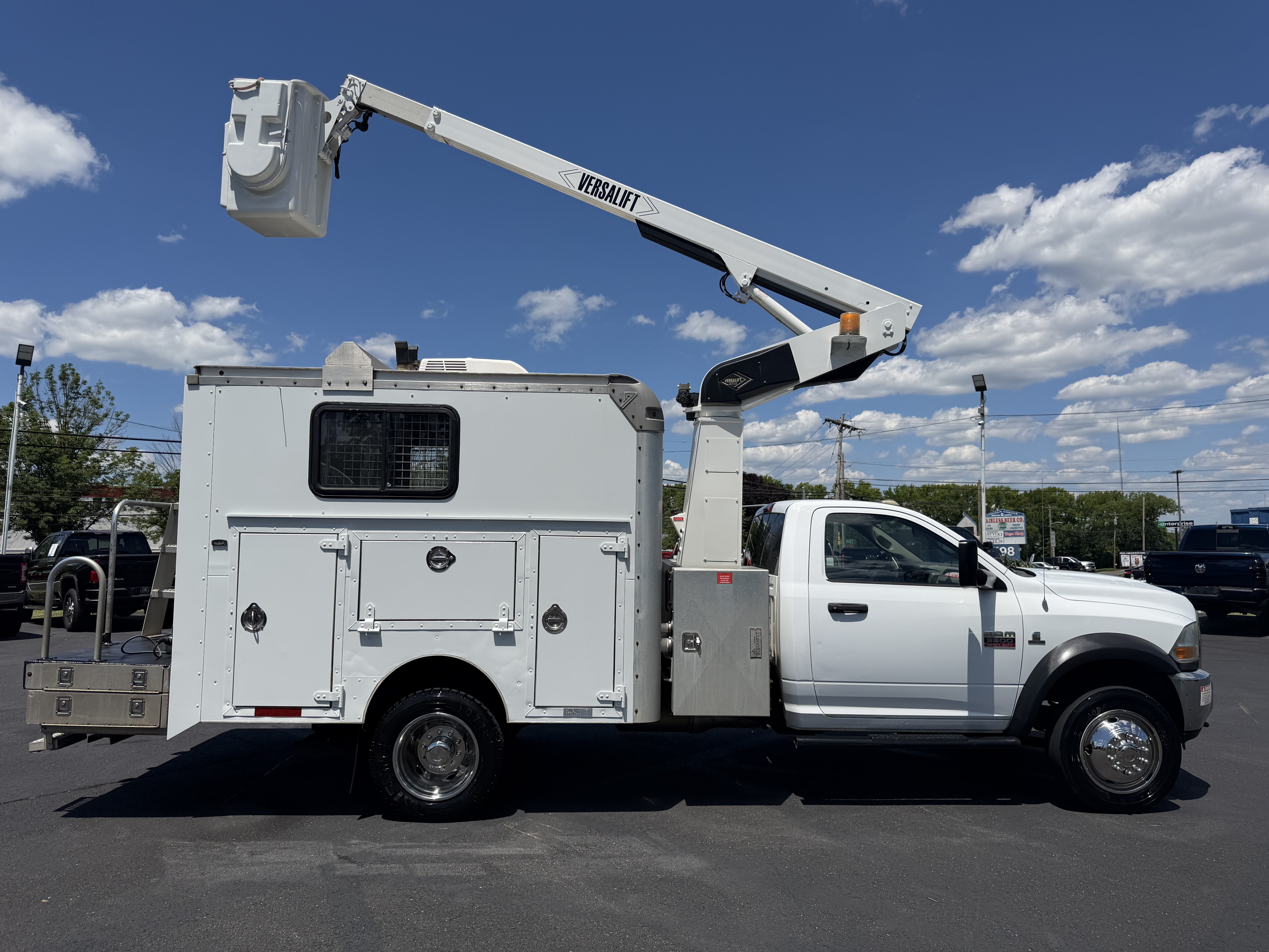 2011 DODGE 5500 in Fairless Hills, PA
