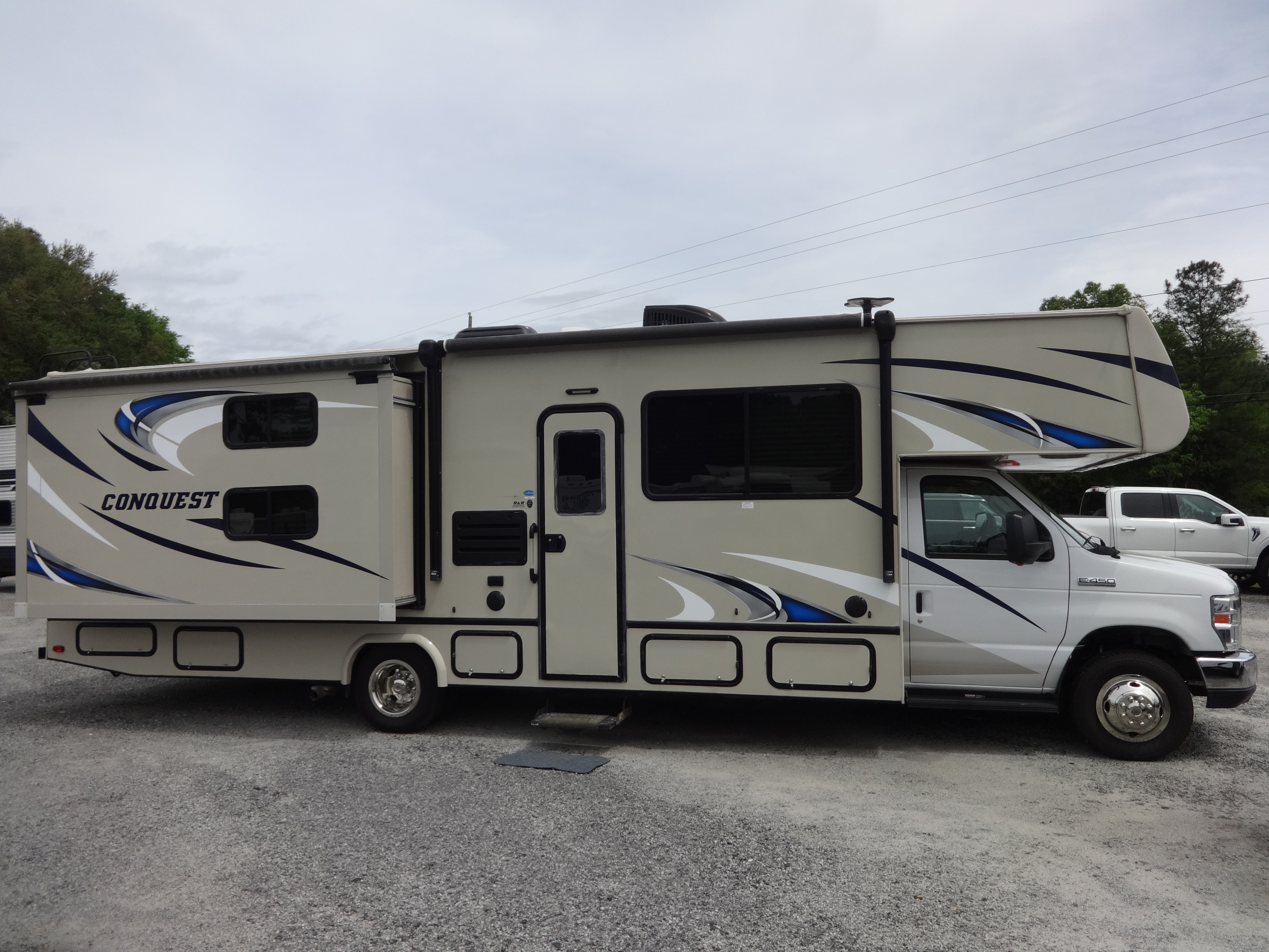 2017 Gulf Stream CONQUEST 63111 RV