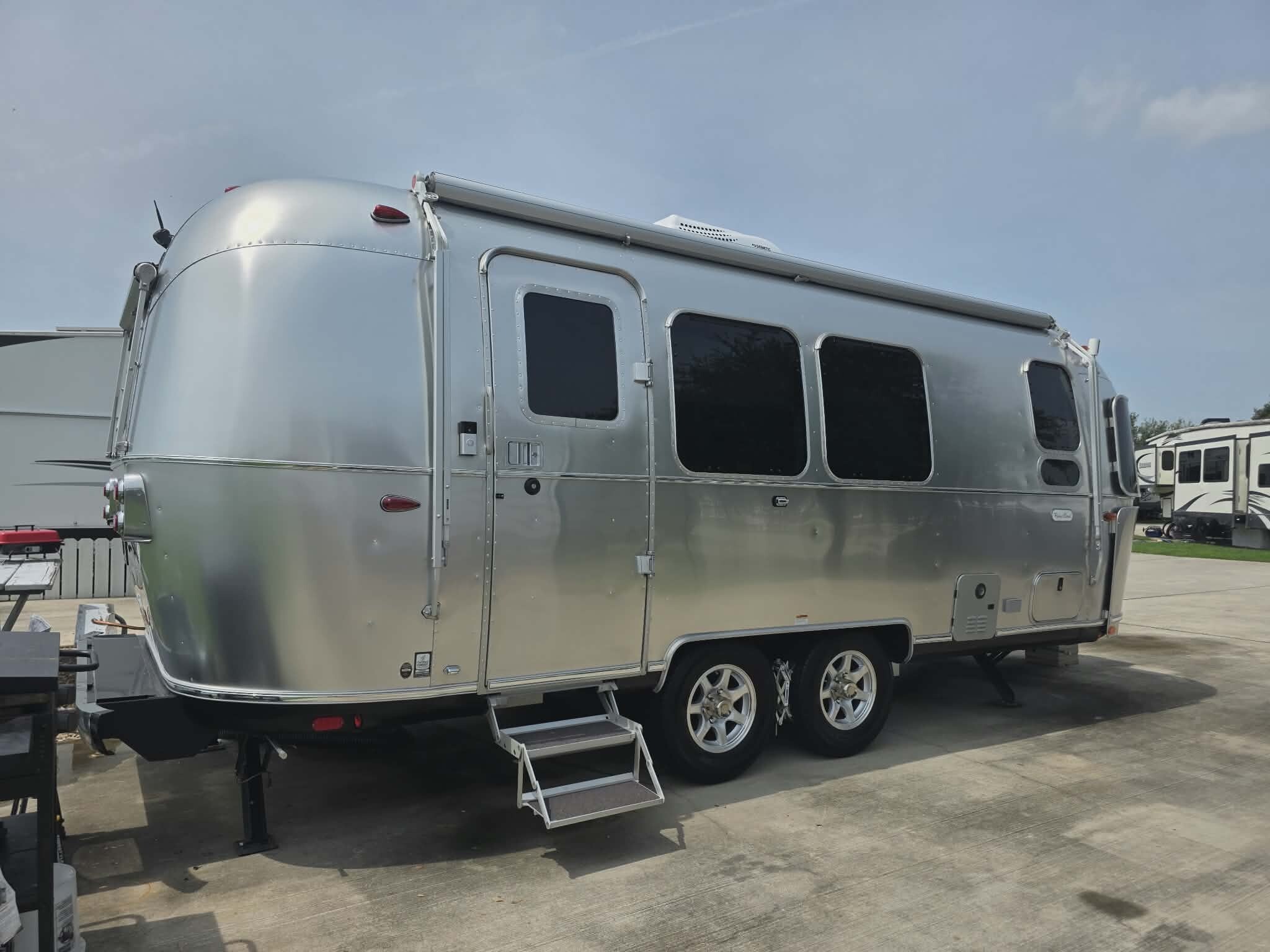 2022 Airstream FLYING CLOUD 23FB QUEEN RV
