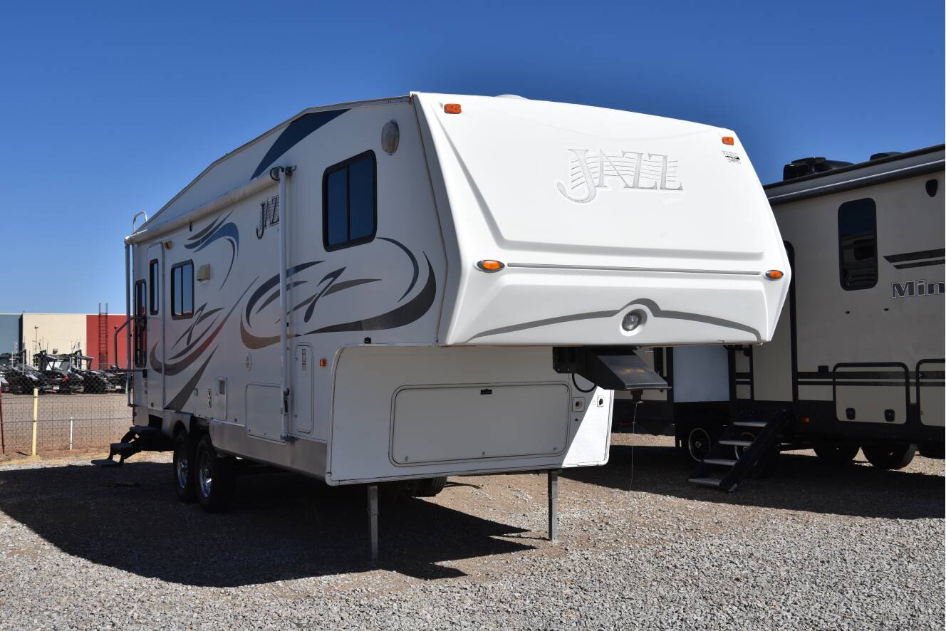 A photo of this 2007 Thor Motor Coach JAZZ 2550RL