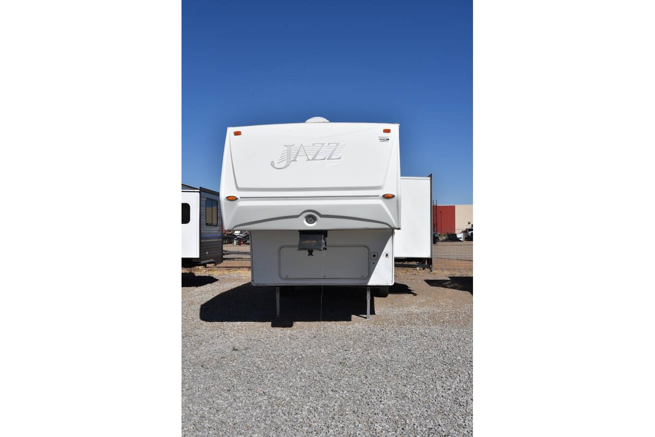 A photo of this 2007 Thor Motor Coach JAZZ 2550RL
