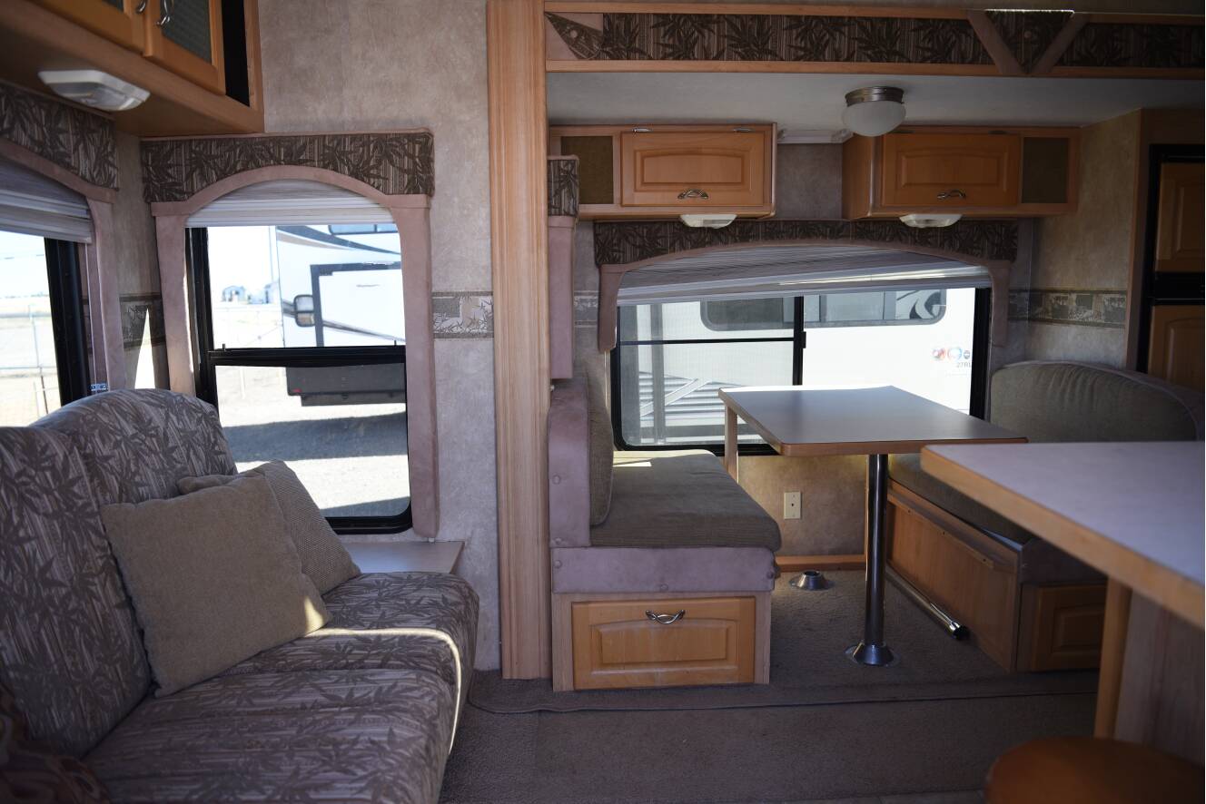 A photo of this 2007 Thor Motor Coach JAZZ 2550RL