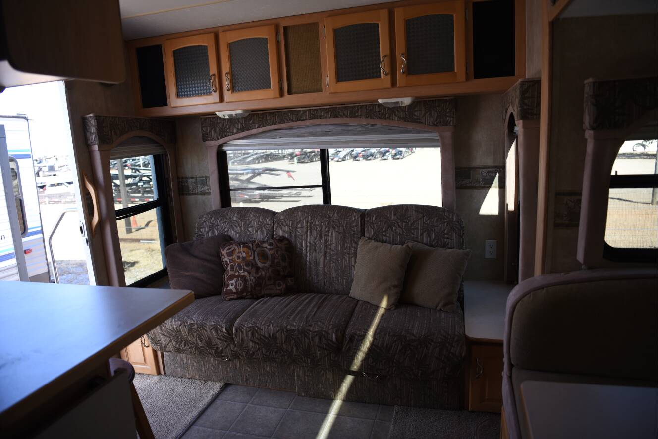 A photo of this 2007 Thor Motor Coach JAZZ 2550RL