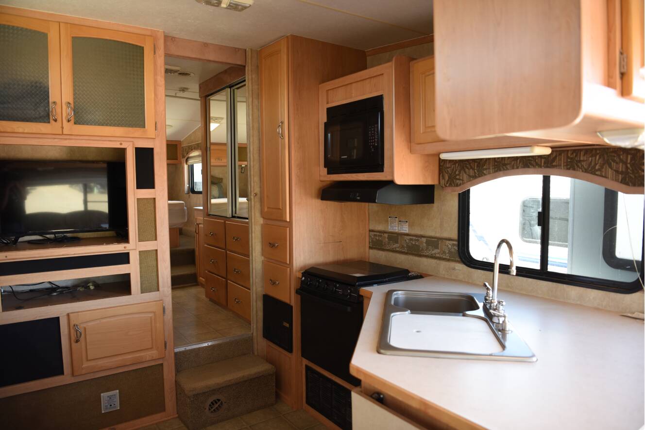 A photo of this 2007 Thor Motor Coach JAZZ 2550RL