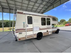 1986 TRAVELMASTER SAVANNAH 205RK