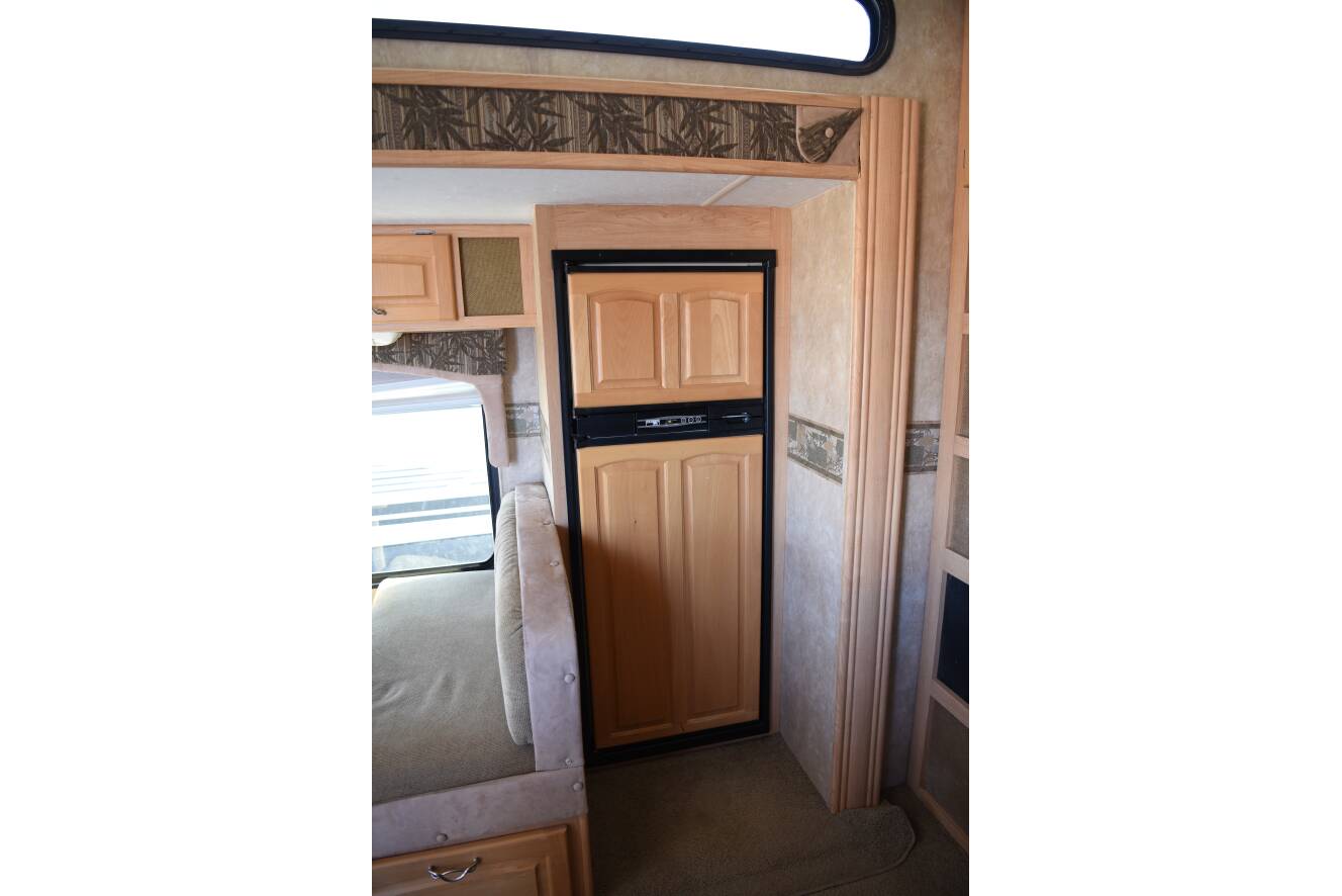 A photo of this 2007 Thor Motor Coach JAZZ 2550RL